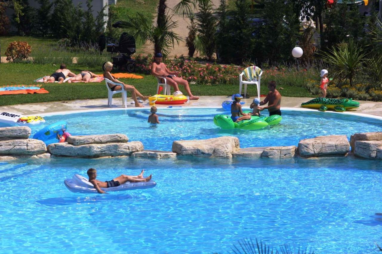 Camping Bella Italia In Peschiera Del Garda - Gardasee Apartment Екстериор снимка