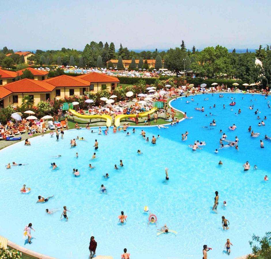 Camping Bella Italia In Peschiera Del Garda - Gardasee Apartment Екстериор снимка