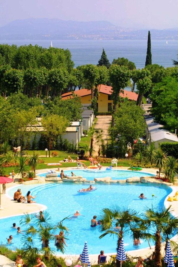 Camping Bella Italia In Peschiera Del Garda - Gardasee Apartment Екстериор снимка